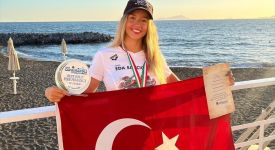 Ultra maraton yüzücüsü Eda Savcıgil'den İtalya'da